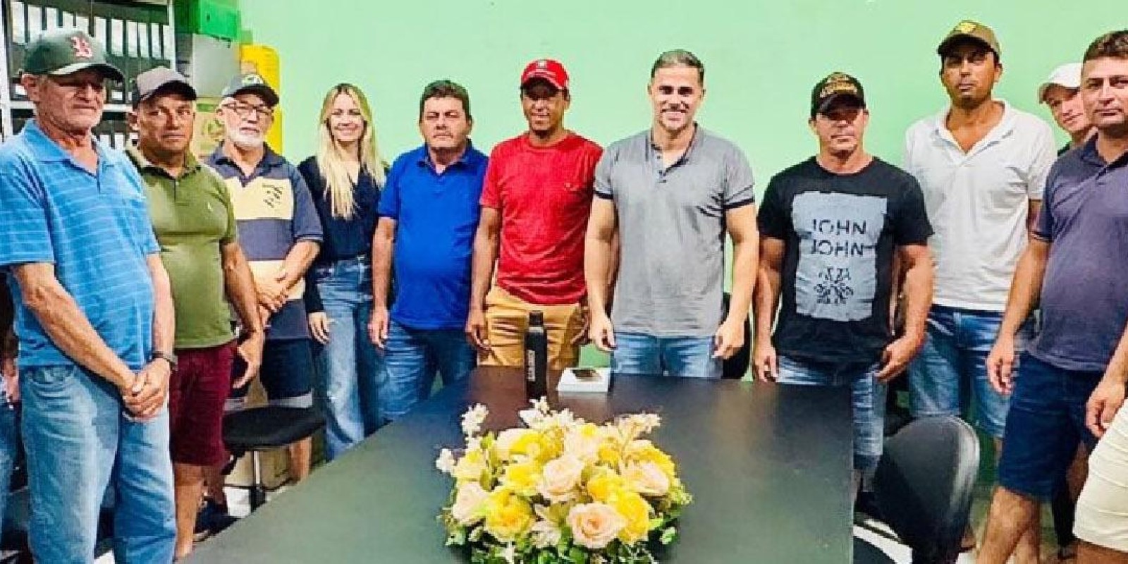 Prefeito Felício Queiroz se reúne com produtores de leite para planejar ações de fortalecimento do setor em São José dos Cordeiros