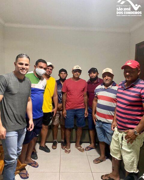 Prefeito Felício Queiroz se reúne com dirigentes de futebol e anuncia início do Campeonato Municipal de Futebol de São José dos Cordeiros