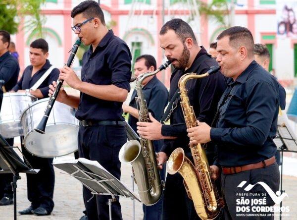 No aniversário da Filarmônica 05 de Janeiro, prefeito Felício Queiroz anuncia aquisição de novos instrumentos para a banda
