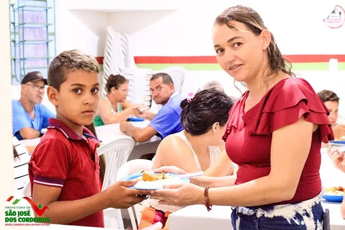 Prefeitura de São José dos Cordeiros reabre a Cozinha Comunitária e ação beneficia mais de 100 pessoas